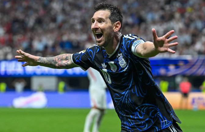 Aktuell findet die Fußball-Weltmeisterschaft 2026 statt. Wo werden die Spiele heute übertragen?<span class='image-autor'>SHAUN BOTTERILL/afp</span>
