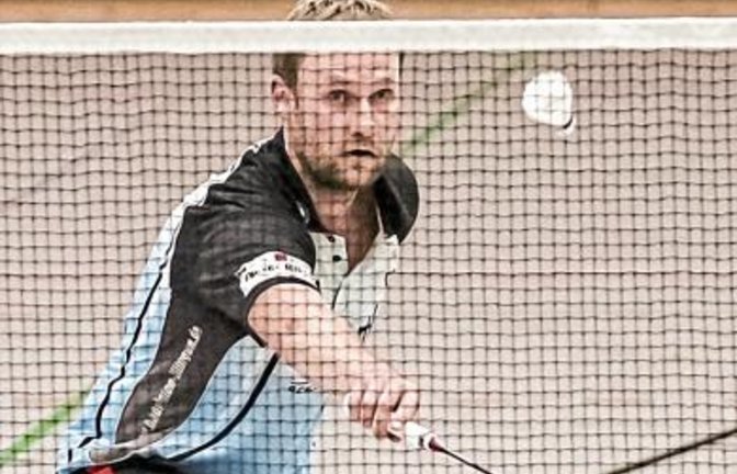 Matthias Munzig und der SV Illingen überwintern als Spitzenreiter der Badminton-Landesliga Neckar/Hohenlohe. Foto: Archiv/Simecek