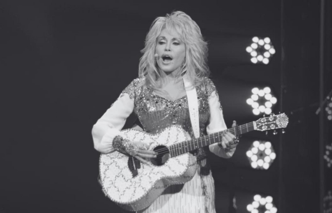 Dolly Parton ist tot. Die Country-Ikone, bekannt für Hits wie „Jolene“ und „I Will Always Love You“, starb im Alter von 80 Jahren.<span class='image-autor'>IMAGO / Future Image</span>