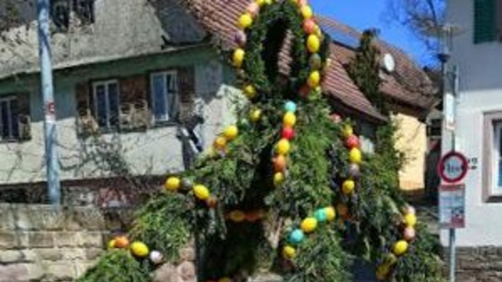 Der Gündelbacher Osterbrunnen. Foto: Ross Der Gündelbacher Osterbrunnen. Foto: Ross