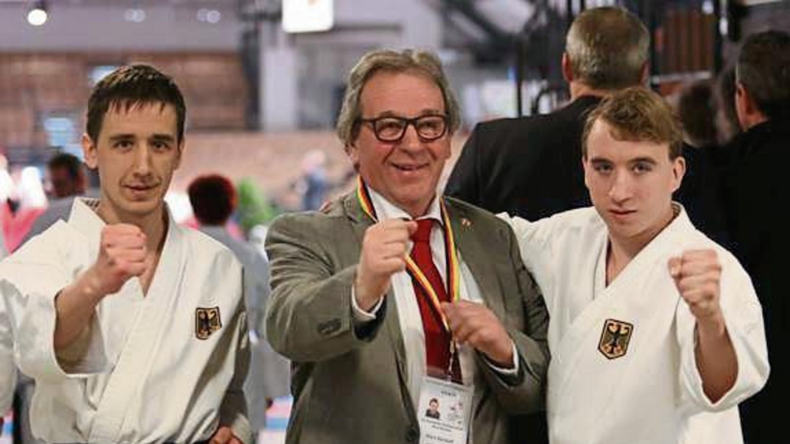 Siegerpose nach der erfolgreichen DM: Michael Lesic, ihr Trainer Marc Kerduff sowie Albert Singer Foto: privat