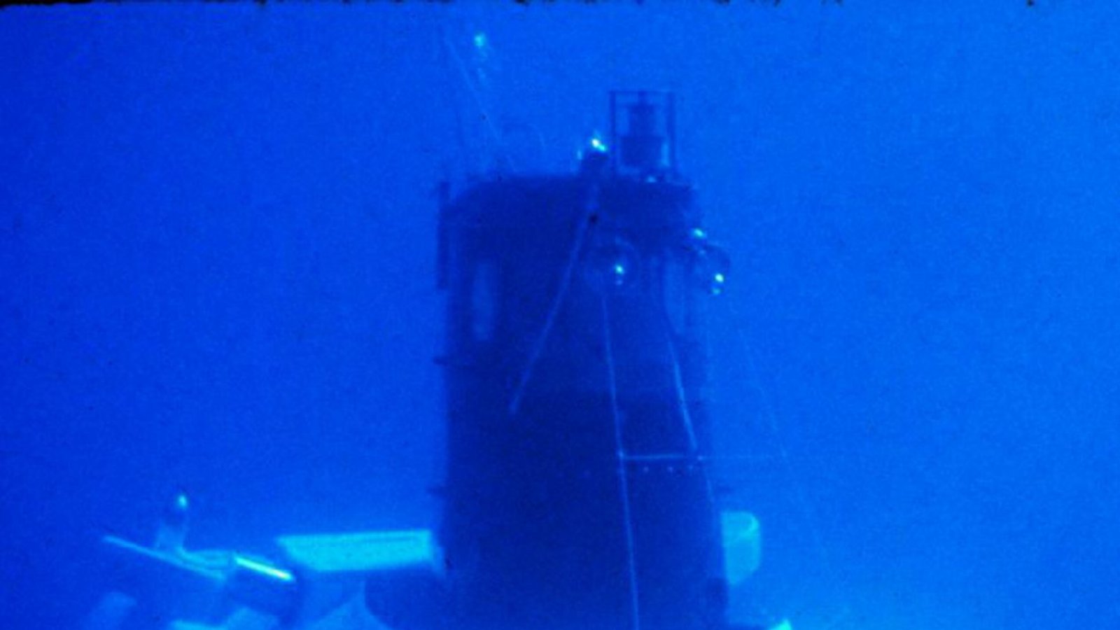 4500 Meter: So tief kann das 1964 in Dienst gestellte US-Forschungs-Tauchboot „Alvin“ vordringen.Foto: Wikipedia commons/Jholman/Aarchiba 4500 Meter: So tief kann das 1964 in Dienst gestellte US-Forschungs-Tauchboot „Alvin“ vordringen.Foto: Wikipedia commons/Jholman/Aarchiba