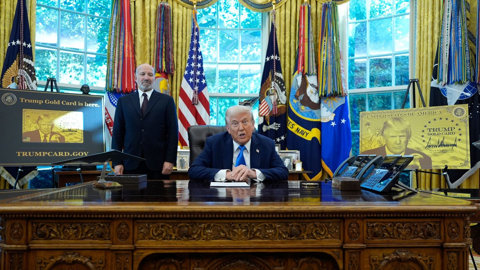 Für ein H1B-Visum für ausländische Beschäftigte sollen US-Unternehmen künftig 100.000 Dollar pro Jahr zahlen.Foto: Alex Brandon/AP/dpa