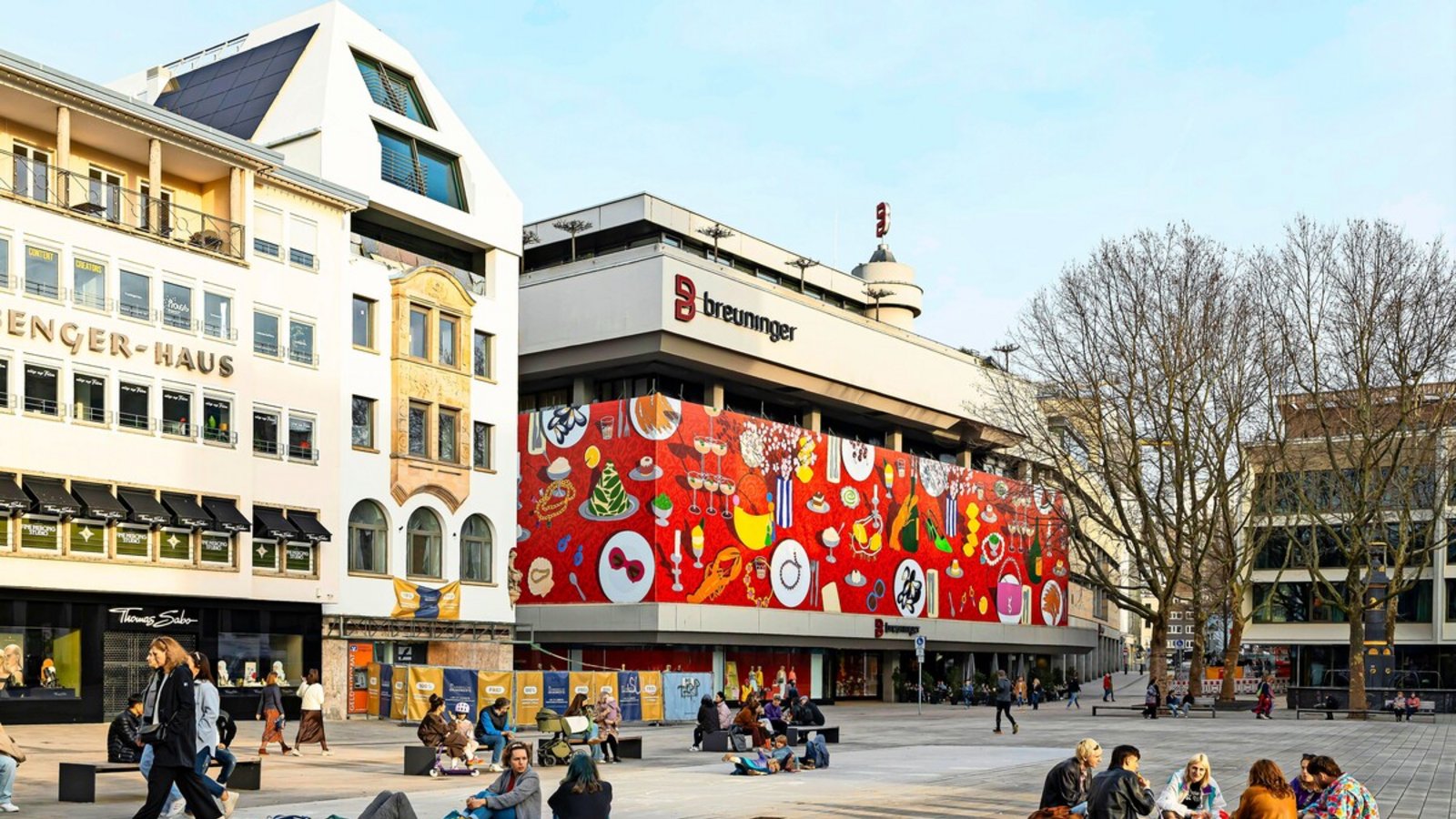 Das Modehaus Breuninger am Marktplatz in der InnenstadtFoto: imago/Arnulf Hettrich Das Modehaus Breuninger am Marktplatz in der InnenstadtFoto: imago/Arnulf Hettrich