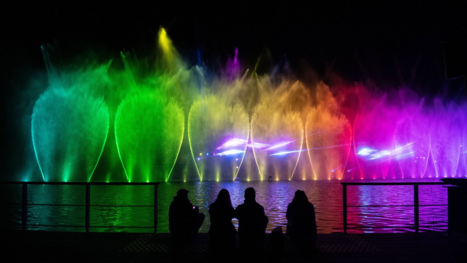 Die Wasserlichtshow war eine besondere Attraktion in HeilbronnFoto: dpa/Marijan Murat