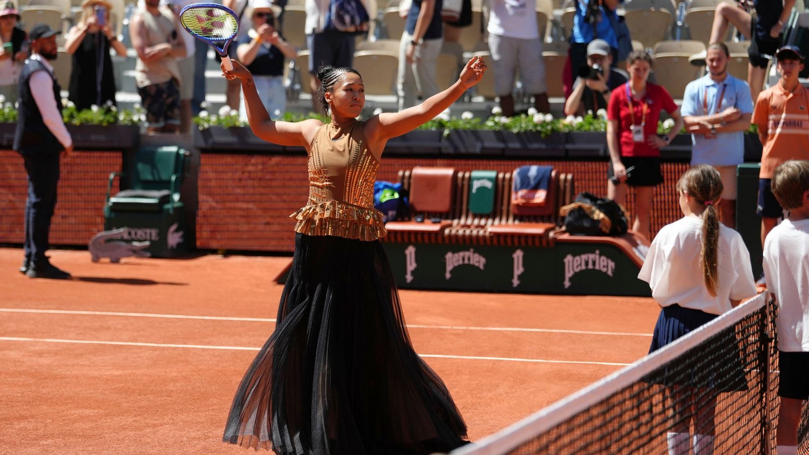 Naomi Osaka sorgte mal wieder für einen Hingucker.Foto: Aurelien Morissard/AP/dpa Naomi Osaka sorgte mal wieder für einen Hingucker.Foto: Aurelien Morissard/AP/dpa