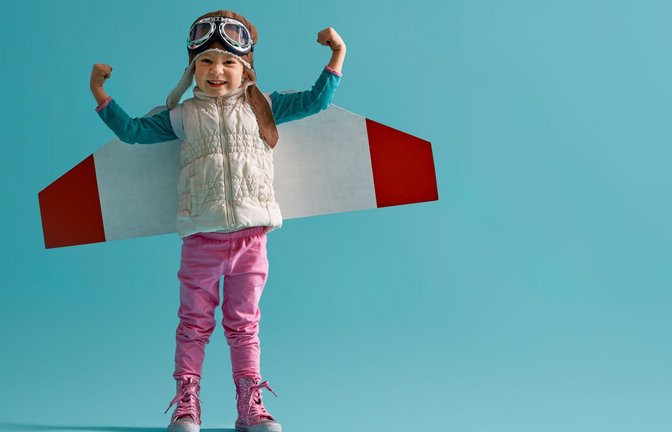 Dann eben fliegen! Wenn Kinder groß träumen, dann  kommt es auf die Unterstützung der Erwachsenen an – und nur ein bisschen auf Sachlichkeit<span class='image-autor'>Foto: Konstantin Yuganov - stock.adobe.com</span>