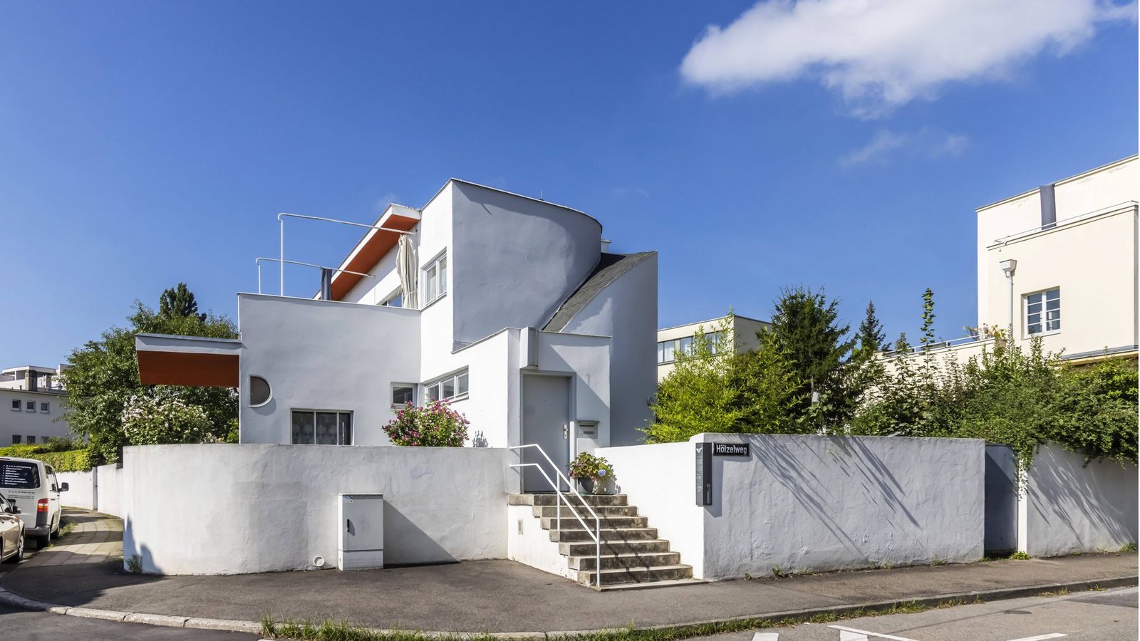 Nicht nur Schlösser und Burgen, Gebäude aus dem 20. Jahrhundert sind ebenso schützenswert. Dafür setzt sich Barbara Saebel ein – auch die Villa von Hans Scharoun auf dem Killesberg steht unter Denkmalschutz.Foto: imago images/Arnulf Hettrich/Arnulf Hettrich via www.imago-images.de Nicht nur Schlösser und Burgen, Gebäude aus dem 20. Jahrhundert sind ebenso schützenswert. Dafür setzt sich Barbara Saebel ein – auch die Villa von Hans Scharoun auf dem Killesberg steht unter Denkmalschutz.Foto: imago images/Arnulf Hettrich/Arnulf Hettrich via www.imago-images.de