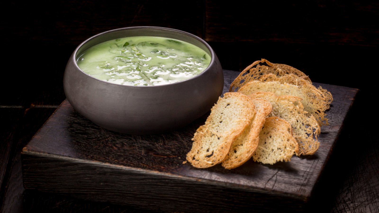 einfach und lecker: BrotchipsFoto: Stanislav Trushkin / shutterstock.com