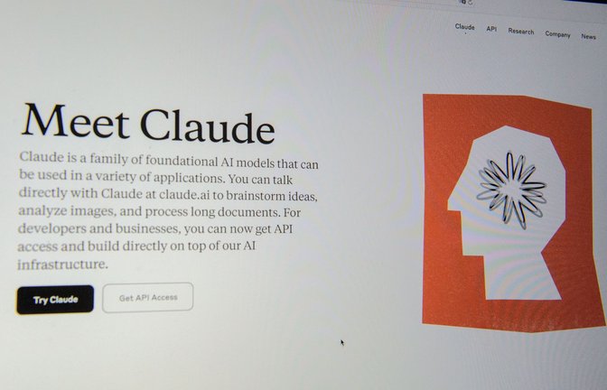 Anthropic gilt mit seiner KI-Software Claude als schärfster Rivale des ChatGPT-Entwicklers OpenAI. (Archivbild)<span class='image-autor'>Foto: Andrej Sokolow/dpa</span>