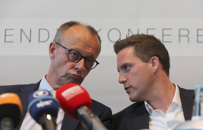 Der baden-württembergische CDU-Fraktionschef Manuel Hagel (rechts) ist froh, dass CDU-Chef Friedrich Merz mit seinen Aussagen zur AfD wieder zurückgerudert ist.<span class='image-autor'>Foto: imago/BildFunkMV</span>