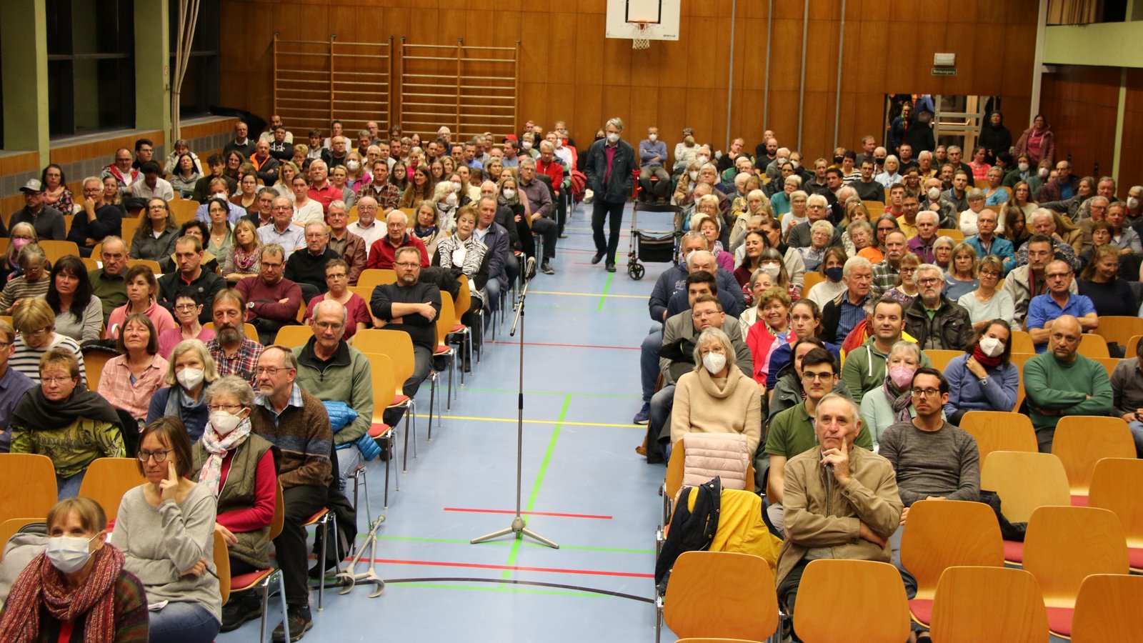 Fast volles Haus bei der Kandidatenvorstellung in Hochdorf. Fotos: Bögel
