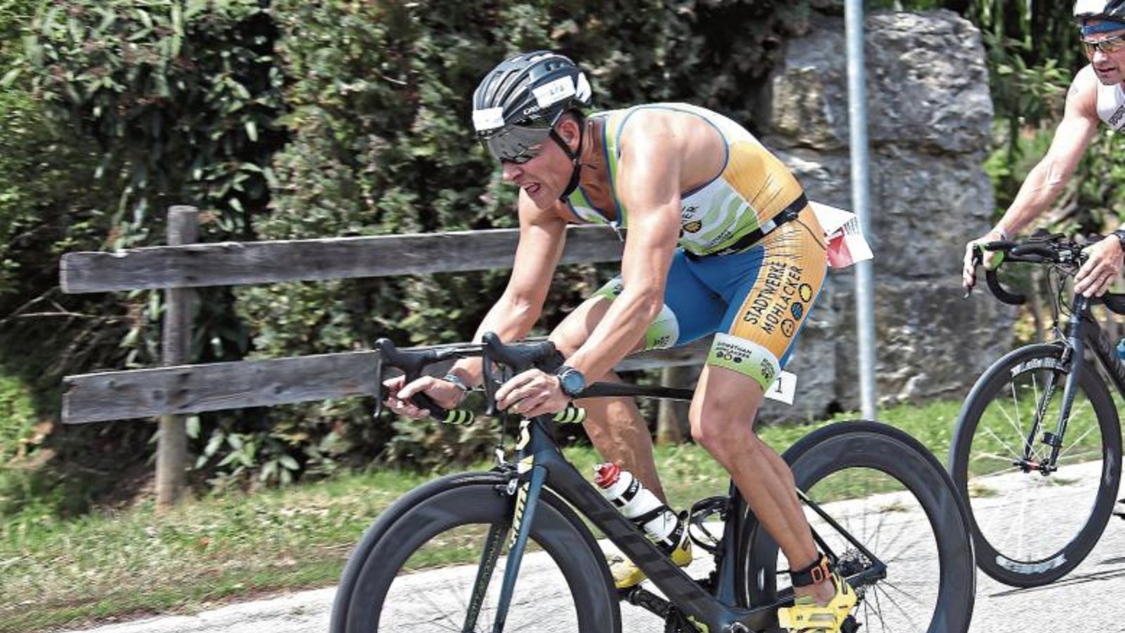 Thomas Fritsch, hier beim Mühlacker Triathlon, nimmt in Nizza die Herausforderung über 1,9 Kilometer schwimmen, 91,3 Kilometer Fahrrad fahren und 21,1 Kilometer laufen an. Foto: Küppers