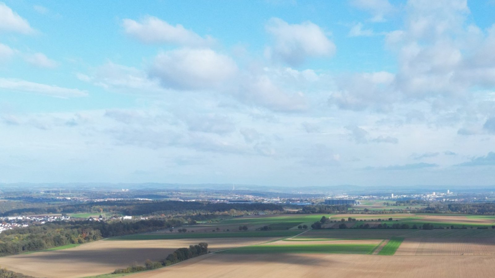 Wie hoch die Windräder über dem Weitfeld aufragen könnten, soll mithilfe im Dezember von Ballons demonstriert werden.   Archivfoto: VKZ/Küppers