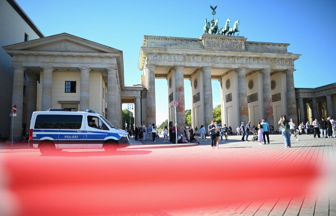 Zuletzt hatten die Aktivisten das Brandenburger Tor beschmiert.<span class='image-autor'>Foto: dpa/Sebastian Gollnow</span>