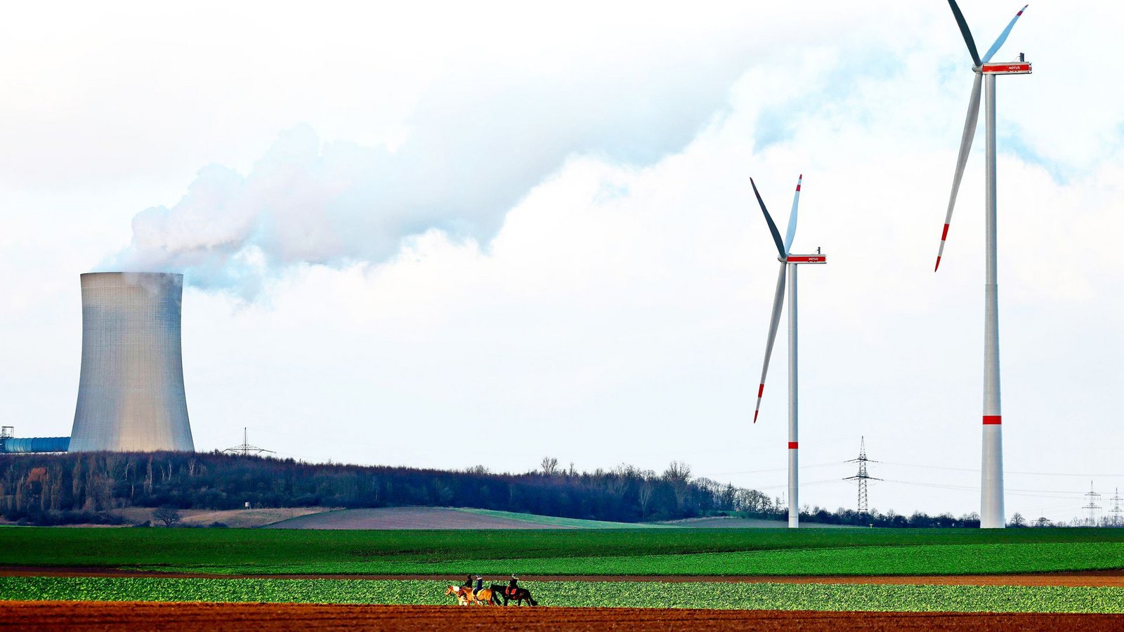 Windrad in Bayern: Beim Ausbau der Windenergie hinkt Deutschland den selbst gesteckten Zielen hinterher.Foto: imago//Christoph Hardt Windrad in Bayern: Beim Ausbau der Windenergie hinkt Deutschland den selbst gesteckten Zielen hinterher.Foto: imago//Christoph Hardt