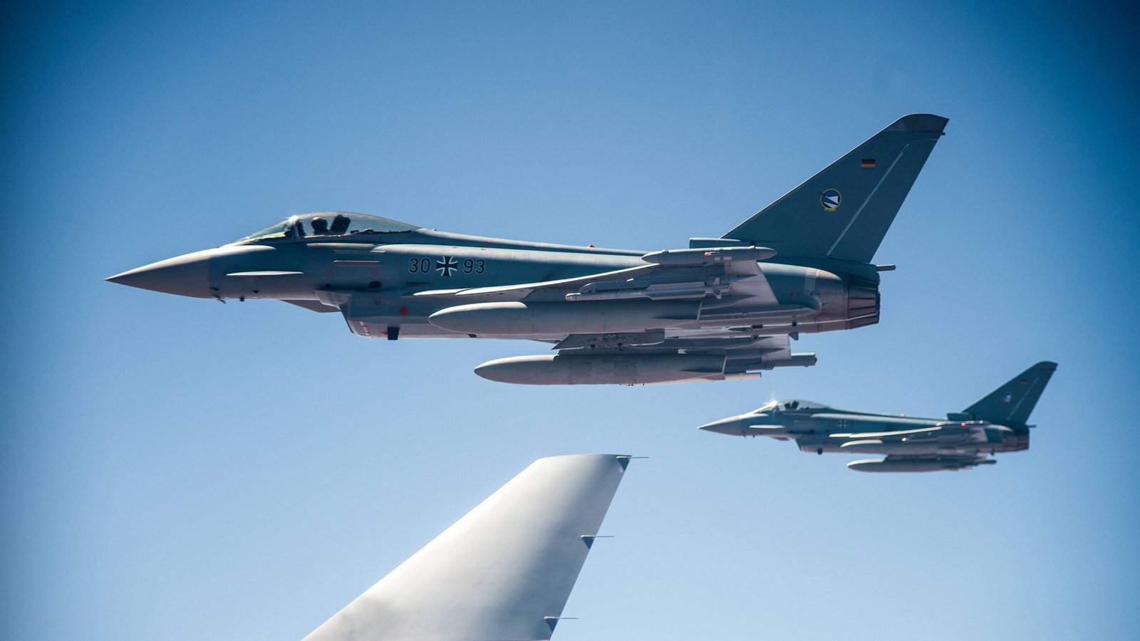 Eurofighter-Kampfjets der Bundesluftwaffe bei einem ÜbungsflugFoto: /A/ron Bunch