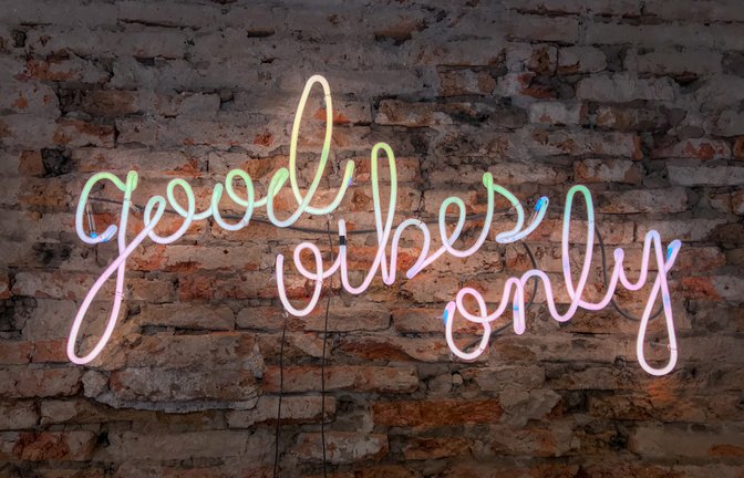 Summer Vibes oder Good Vibes Only - Was wollen wir mit "vibe" eigentlich aussagen?<span class='image-autor'>Foto: VNAJ90 / shutterstock.com</span>