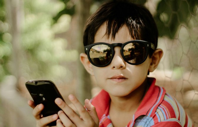 Mehr Ärger als Spaß. Auch wenn Spiele-Apps für Kinder kostenlos sind – oft  steckt der Teufel im Detail.<span class='image-autor'>Foto: Unsplash/Julia Coimbra</span>