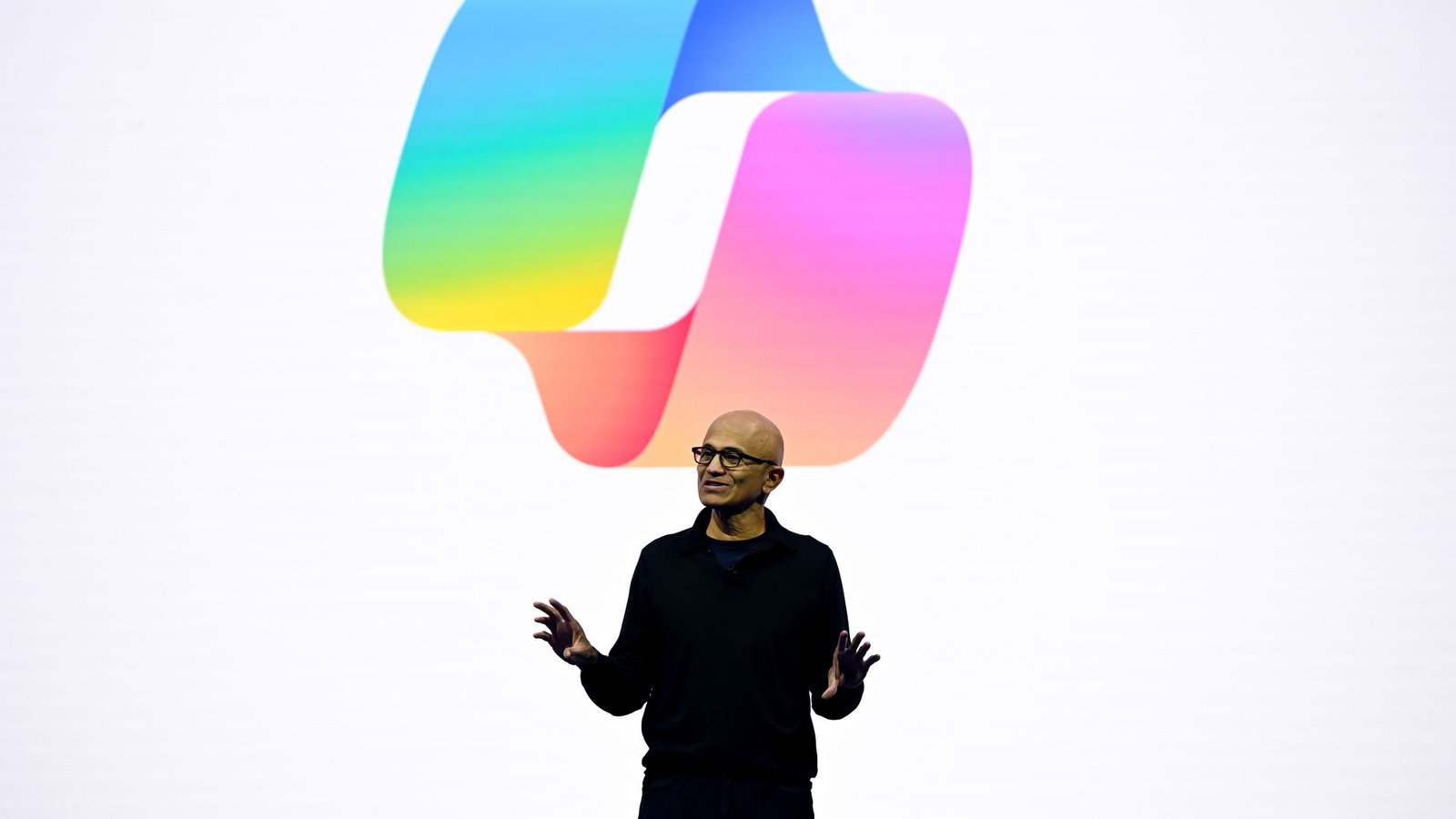 Microsoft-Konzernchef Satya Nadella umwirbt europäische Kunden mit Sicherheitsgarantien.Foto: Sven Hoppe/dpa