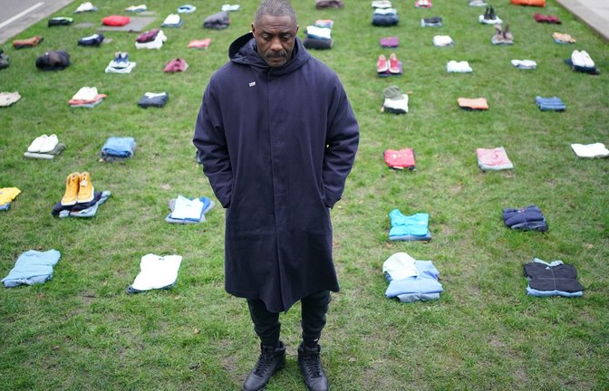 Schauspieler Idris Elba bei der Vorstellung seiner Kampagne „Don’t Stop Your Future“ auf dem Parliament Square in Westminster im Zentrum Londons. Elba fordert das sofortige Verbot von Macheten und  Zombiemessern.<span class='image-autor'>Foto: PA Wire/dpa/Yui Mok/dpa</span>