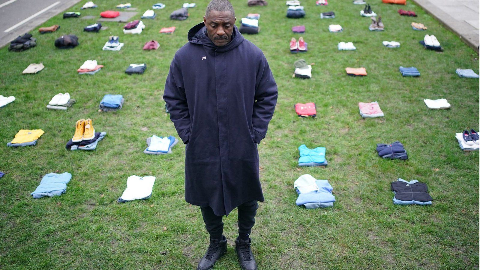 Schauspieler Idris Elba bei der Vorstellung seiner Kampagne „Don’t Stop Your Future“ auf dem Parliament Square in Westminster im Zentrum Londons. Elba fordert das sofortige Verbot von Macheten und Zombiemessern.Foto: PA Wire/dpa/Yui Mok/dpa Schauspieler Idris Elba bei der Vorstellung seiner Kampagne „Don’t Stop Your Future“ auf dem Parliament Square in Westminster im Zentrum Londons. Elba fordert das sofortige Verbot von Macheten und Zombiemessern.Foto: PA Wire/dpa/Yui Mok/dpa