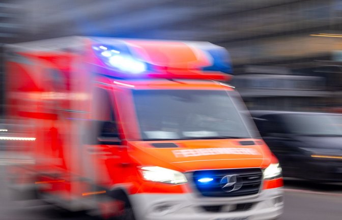Die Verletzten wurden in ein Krankenhaus gebracht. (Symbolbild)<span class='image-autor'>Foto: dpa/Monika Skolimowska</span>