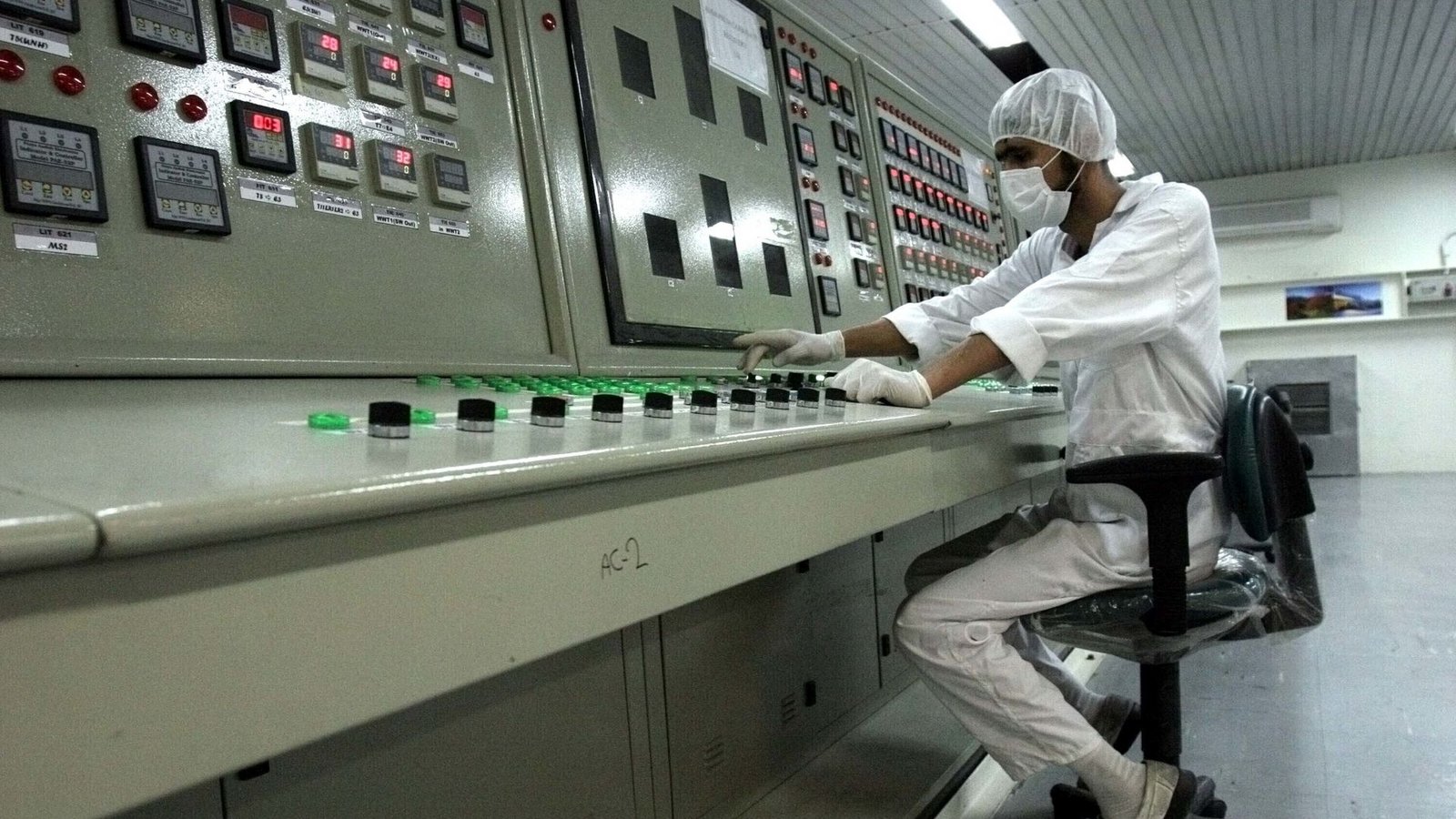 Ein Techniker arbeitet in der Uranumwandlungsanlage außerhalb der iranischen Stadt Isfahan.Foto: dpa/Vahid Salemi Ein Techniker arbeitet in der Uranumwandlungsanlage außerhalb der iranischen Stadt Isfahan.Foto: dpa/Vahid Salemi