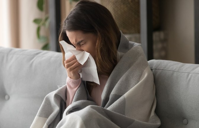 Wie putzt man die Nase richtig?<span class='image-autor'>Foto: fizkes / Shutterstock</span>