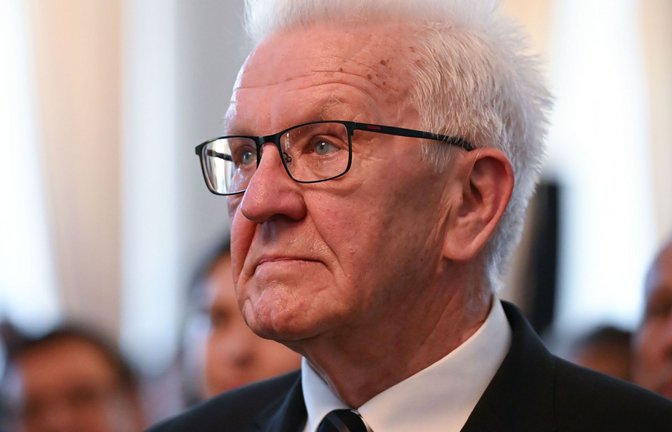 Winfried Kretschmann mit wehmütigem Blick beim Abschied im Neuen Schloss.<span class='image-autor'>Foto: Katharina Kausche/dpa</span>