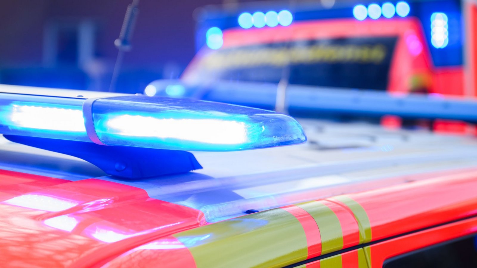 Eine junge Frau ist ihren Verletzungen nach einem Verkehrsunfall erlegen. (Symbolbild)Foto: Julian Stratenschulte/dpa Eine junge Frau ist ihren Verletzungen nach einem Verkehrsunfall erlegen. (Symbolbild)Foto: Julian Stratenschulte/dpa