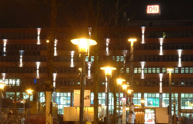 In Baden-Württemberg dürfen ab dem 1. April die Fassaden von Gebäuden nicht mehr beleuchtet werden (Symbolbild).<span class='image-autor'>Foto: imago/Becker&Bredel/BeckerBredel</span>