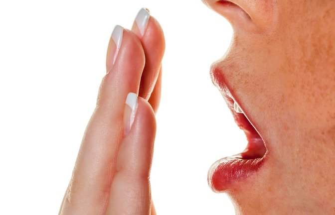 Studien zeigen, welche Mittel  gegen Halitosis, wie dauerhafter Mundgeruch medizinisch genannt wird, helfen.<span class='image-autor'>Foto: Gina Sanders - stock.adobe.com/Erwin Wodicka - wodicka@aon.at</span>