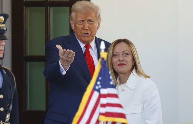 Ein Foto aus besseren Tagen. Das Verhältnis zwischen Donald Trump und Giorgia Meloni ist inzwischen schwer angeschlagen.<span class='image-autor'>Foto: Tom Brenner/AP/dpa</span>