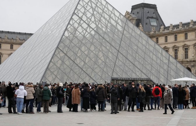 Wegen Skandalen und Pannen sorgt das Weltmuseum seit Monaten für Negativschlagzeilen.<span class='image-autor'>Foto: Michel Euler/AP/dpa</span>