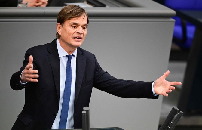 AfD-Parlamentsgeschäftsführer Bernd Baumann forderte in einem Brief, die sofortige Einberufung des neu gewählten Parlaments.<span class='image-autor'>Foto: AFP/TOBIAS SCHWARZ</span>