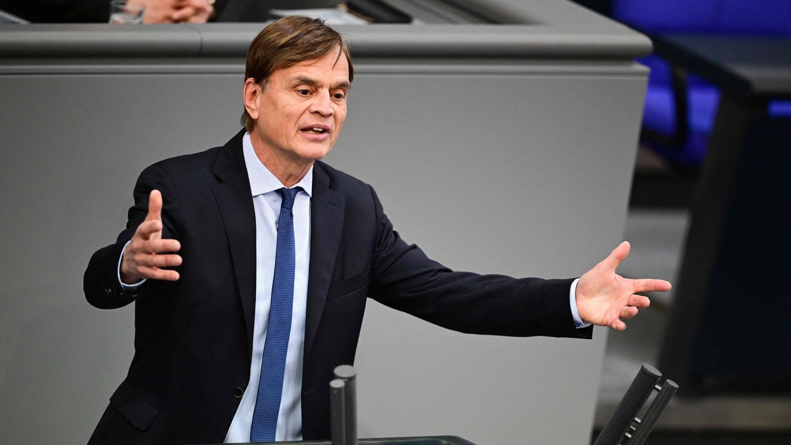 AfD-Parlamentsgeschäftsführer Bernd Baumann forderte in einem Brief, die sofortige Einberufung des neu gewählten Parlaments.Foto: AFP/TOBIAS SCHWARZ AfD-Parlamentsgeschäftsführer Bernd Baumann forderte in einem Brief, die sofortige Einberufung des neu gewählten Parlaments.Foto: AFP/TOBIAS SCHWARZ