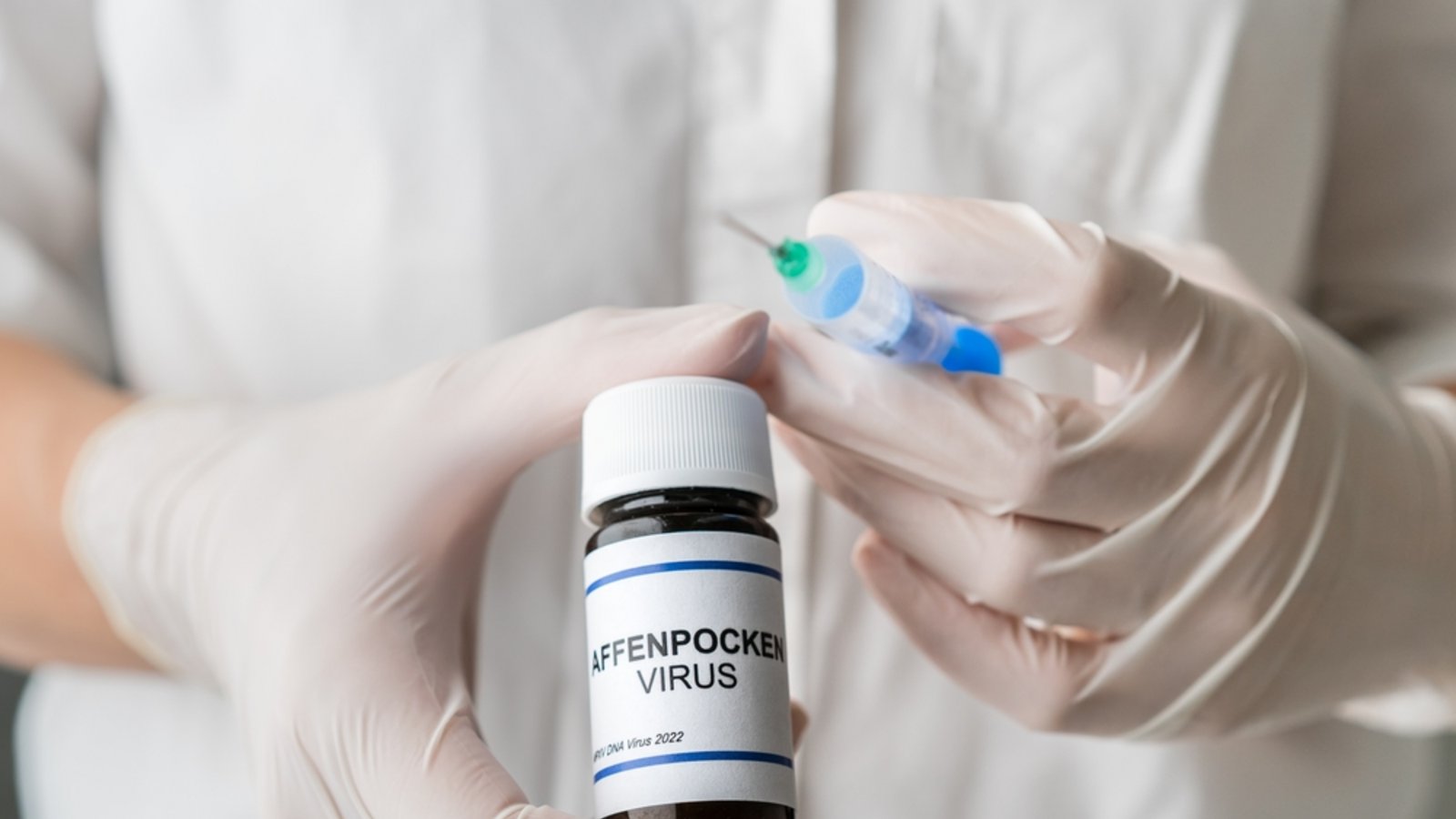 Schützt die alte Pockenimpfung auch heute noch gegen die Affenpocken?Foto: Michael Suvada / shutterstock.com Schützt die alte Pockenimpfung auch heute noch gegen die Affenpocken?Foto: Michael Suvada / shutterstock.com