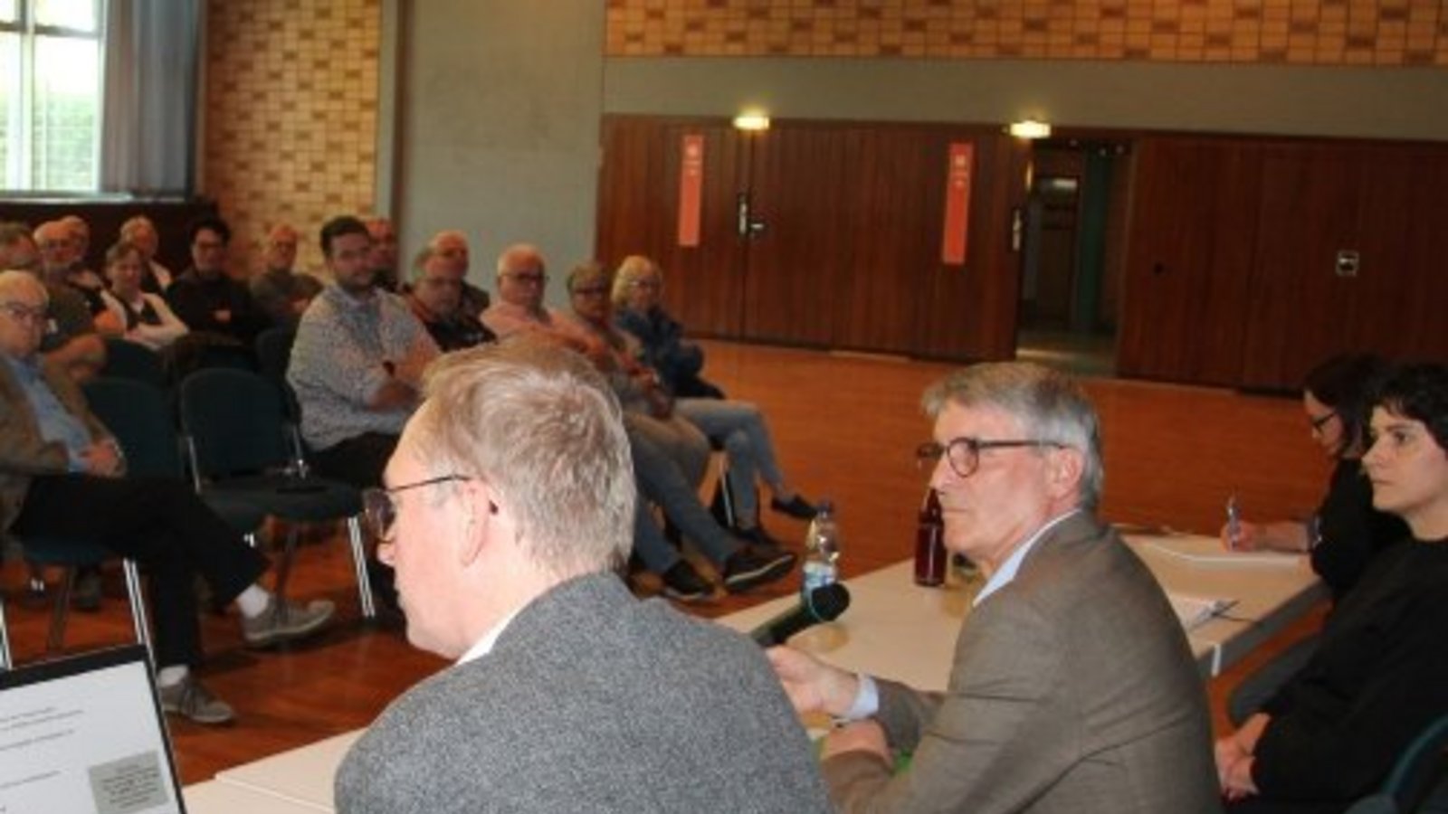 Es gibt viel zu diskutieren: die Einwohnerversammlung in Illingen. Archivfoto: Banholzer Es gibt viel zu diskutieren: die Einwohnerversammlung in Illingen. Archivfoto: Banholzer