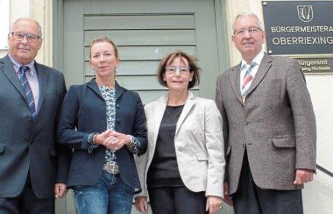 Bürgermeister Werner Somlai begrüßte FDP-Bundestagskandidatin Stefanie Knecht, Dagmar Holzberg und Friedrich Wahl (von links) im Oberriexinger Rathaus.  Foto: p