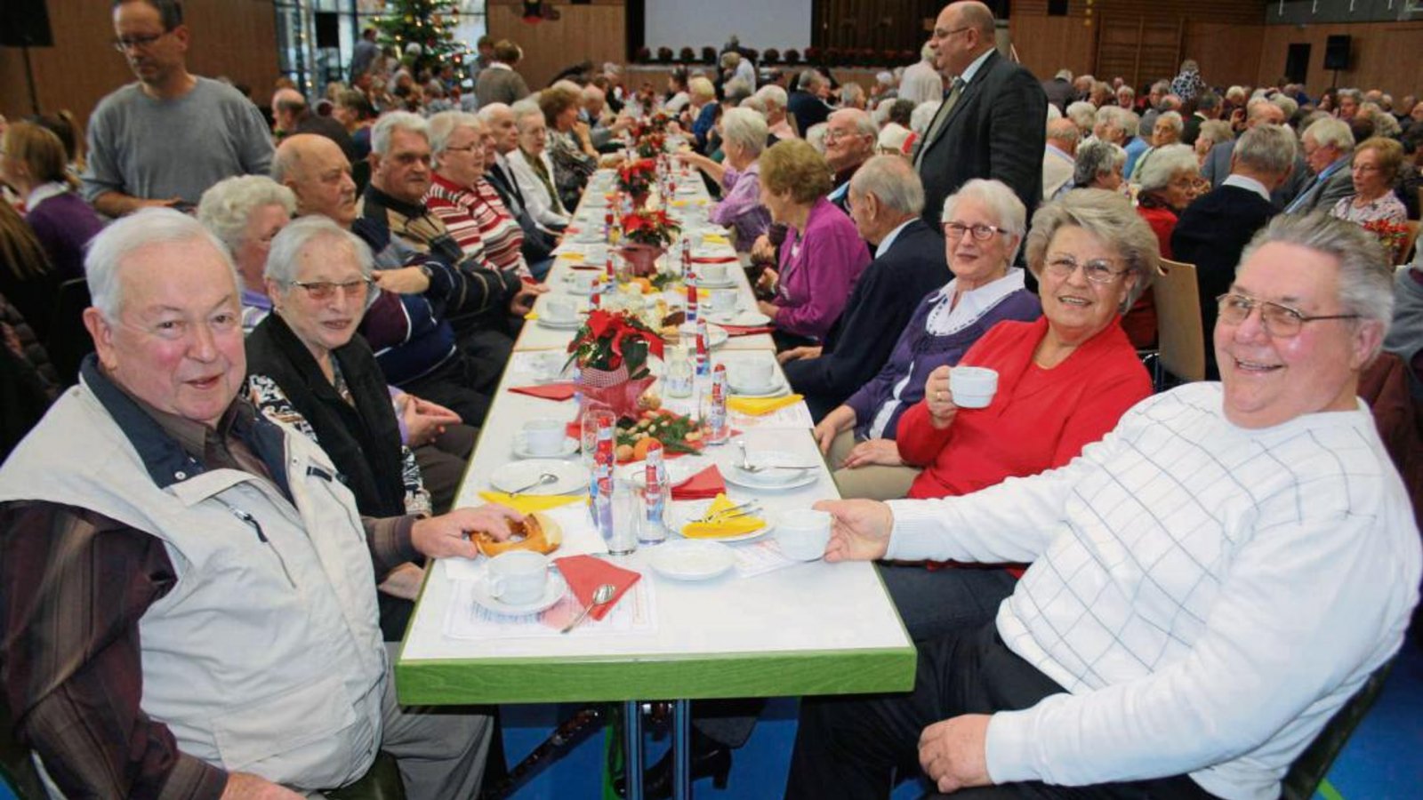 Rund 300 Besucher kamen in diesem Jahr zum Sersheimer Seniorennachmittag – und genossen offensichtlich das Angebot. Fotos: Jähne Rund 300 Besucher kamen in diesem Jahr zum Sersheimer Seniorennachmittag – und genossen offensichtlich das Angebot. Fotos: Jähne