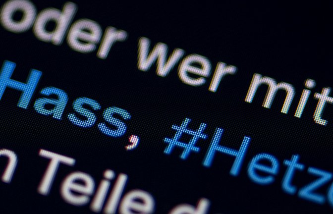 Bei der Sersheimer Online-Meldestelle gehen 2025 knapp 22 000 Hinweise auf Hassrede in Internet-Plattformen ein. Archivfoto: dpa