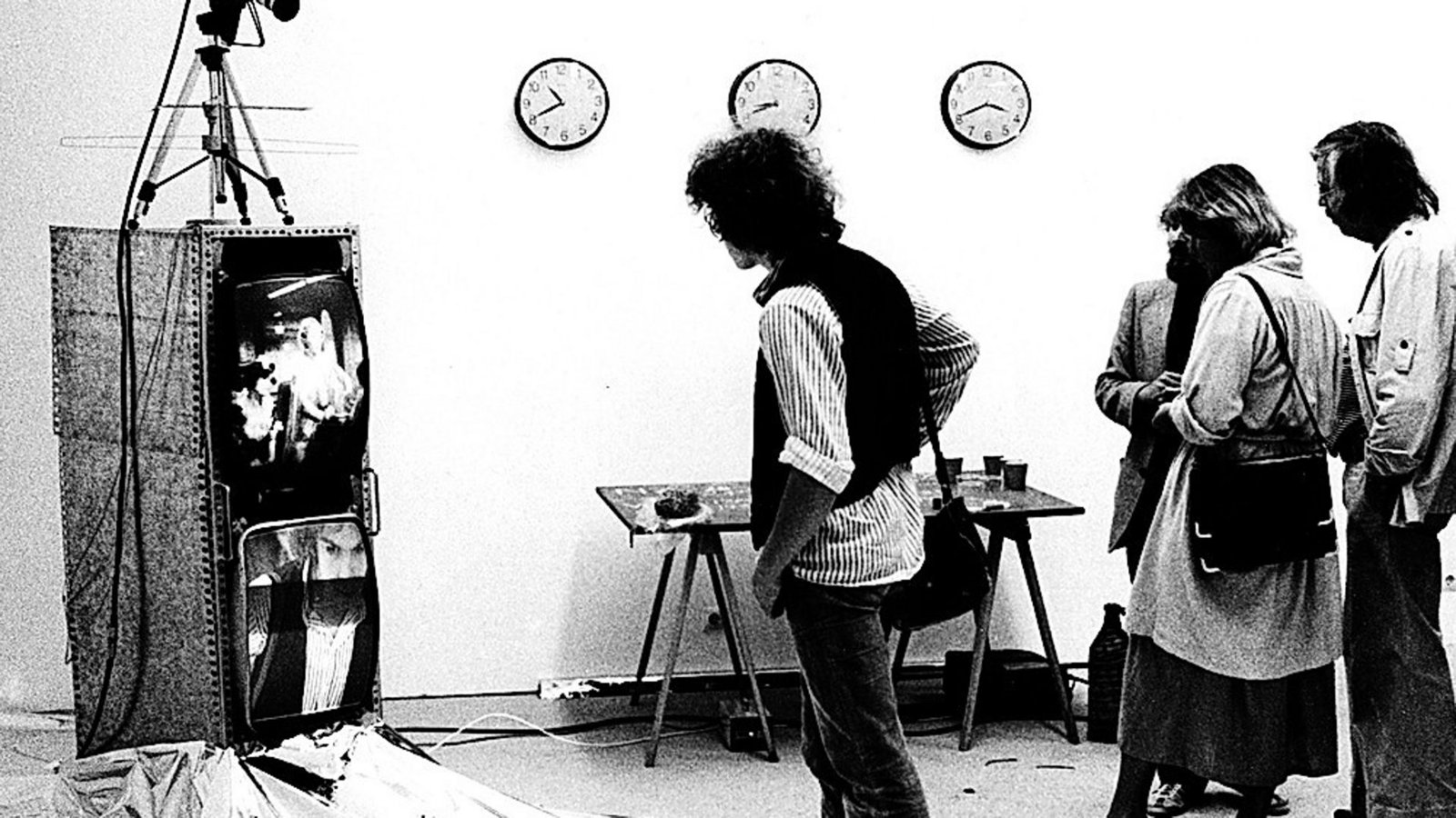 In seiner Videoarbeit „Der Fluss“ von 1978 thematisierte Ulrich Bernhardt Vergehen und Vergessen.Foto: Ulrich Bernhardt/VG Bild-Kunst 2025