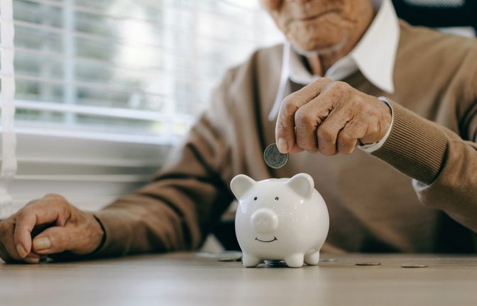 Beamte zahlen nicht in die Rentenkasse mit ein.<span class='image-autor'>Foto: chayanuphol / shutterstock.com</span>