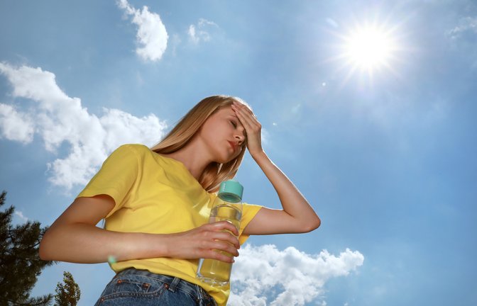 So unterscheiden sich die Symptome bei einem Hitzschlag und Sonnenstich.<span class='image-autor'>Foto: New Africa / shutterstock.com</span>