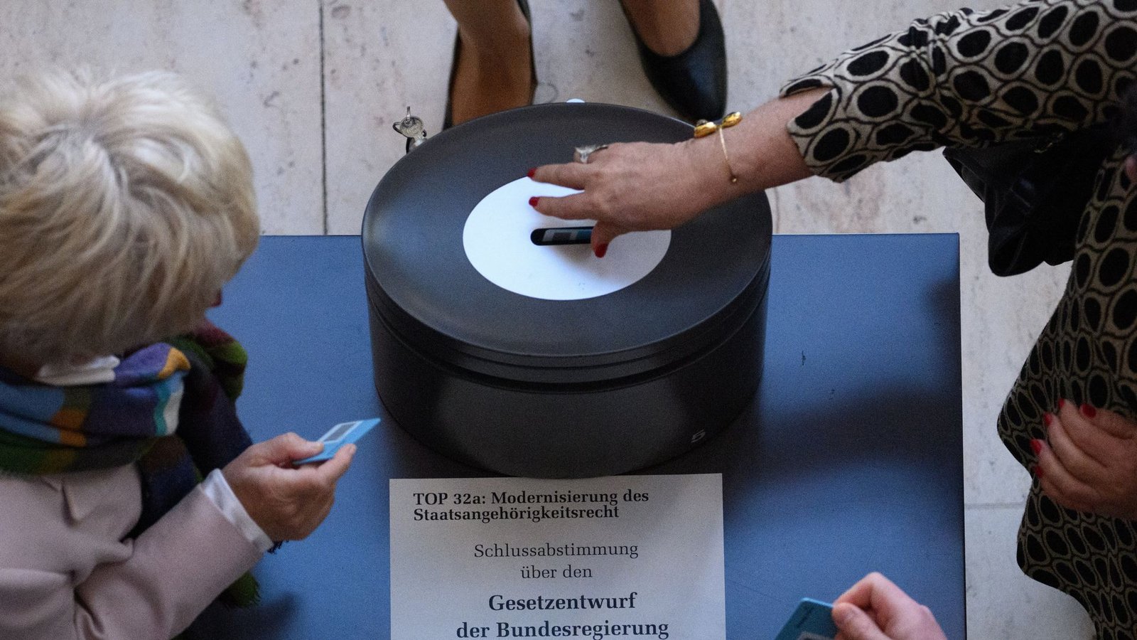 In der Theorie stimmen die Parteien im Bundestag gemeinsam ab. Wie aber verhält sich das in der Praxis?Foto: dpa/Bernd von Jutrczenka In der Theorie stimmen die Parteien im Bundestag gemeinsam ab. Wie aber verhält sich das in der Praxis?Foto: dpa/Bernd von Jutrczenka