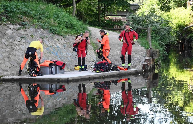 In der französischen Stadt Rennes wurde ein lebloser elf Jahre alter Junge im Uferbereich eines Flusses entdeckt. (Archivbild)<span class='image-autor'>Foto: Sebastien Salom-Gomis/AFP/dpa</span>