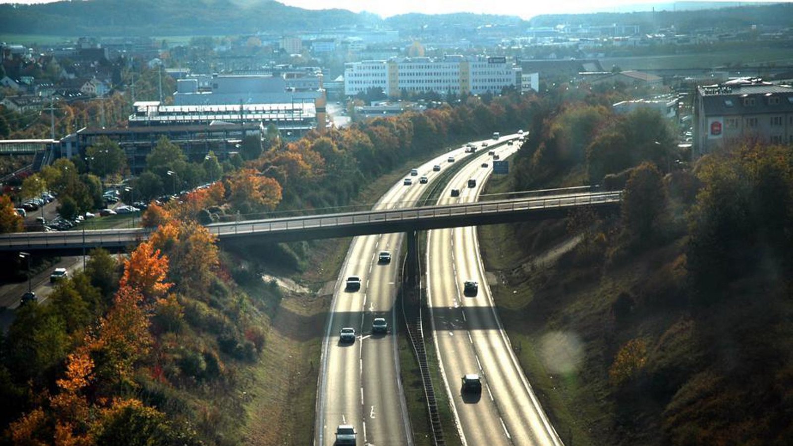 Blick auf Böblingen/Sindelfingen: Welche Rolle spielt der Verkehr für die Menschen?Foto: KRZ/Thomas Bischof Blick auf Böblingen/Sindelfingen: Welche Rolle spielt der Verkehr für die Menschen?Foto: KRZ/Thomas Bischof