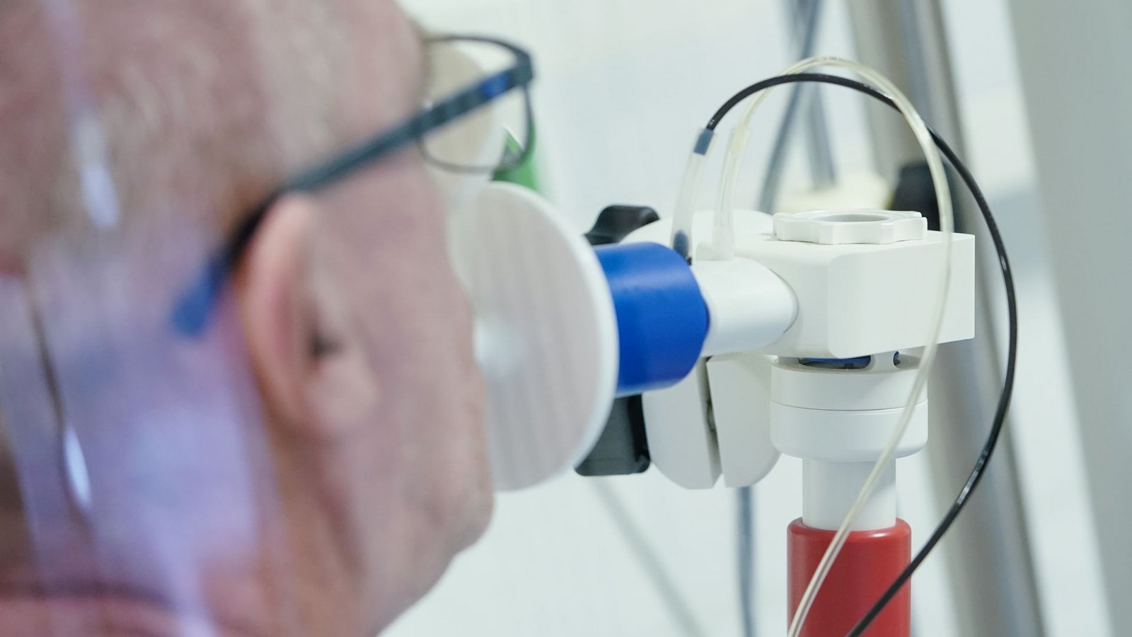 Hauptsymptom von Long Covid ist das Fatigue-Syndrom – ein chronischer Erschöpfungszustand. Häufig berichten Betroffene auch über Kurzatmigkeit, Depressionen, Kopfschmerzen sowie Beeinträchtigungen von Geruchs- und Geschmackssinn.Foto: dpa/Uwe Anspach Hauptsymptom von Long Covid ist das Fatigue-Syndrom – ein chronischer Erschöpfungszustand. Häufig berichten Betroffene auch über Kurzatmigkeit, Depressionen, Kopfschmerzen sowie Beeinträchtigungen von Geruchs- und Geschmackssinn.Foto: dpa/Uwe Anspach