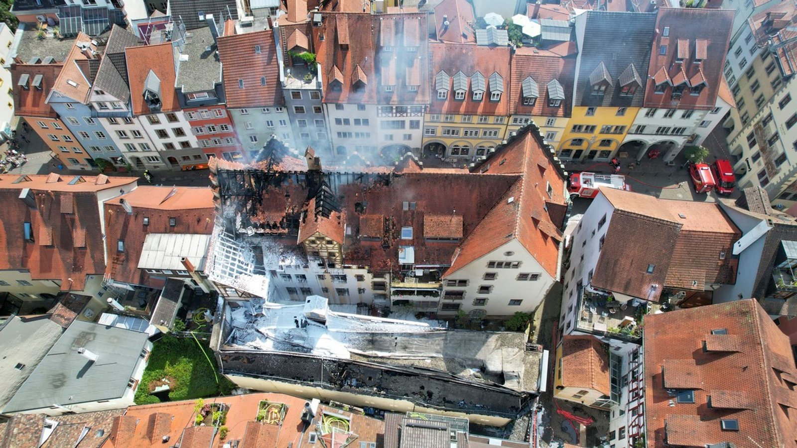 Das Werkstattgebäude auf der hinteren Seite ist zerstört.Foto: Landratsamt Konstanz/Drohneneinheit Das Werkstattgebäude auf der hinteren Seite ist zerstört.Foto: Landratsamt Konstanz/Drohneneinheit